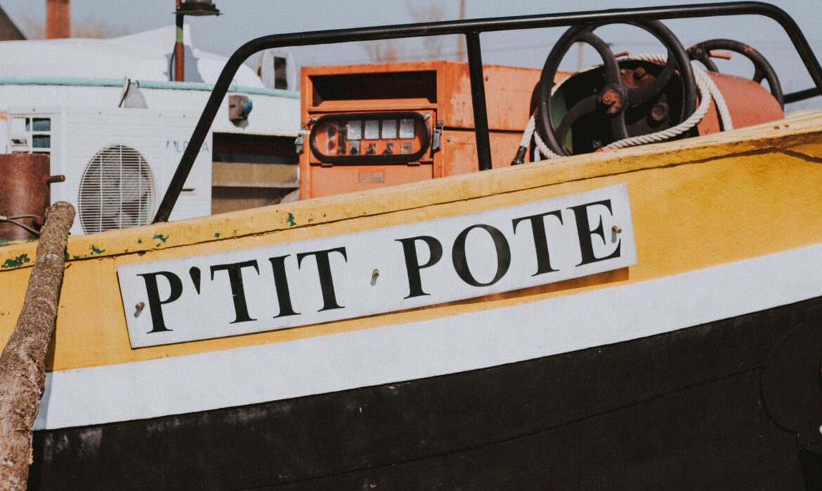 Boat Lettering To You: Setting the Gold Standard for Custom Vinyl Boat Graphics