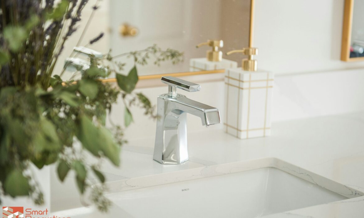 It's easier than ever to freshen up your bathroom with Smart Renovations. We work closely with you from the initial consultation to the completed product, providing all of our clients with top-notch craftsmanship.